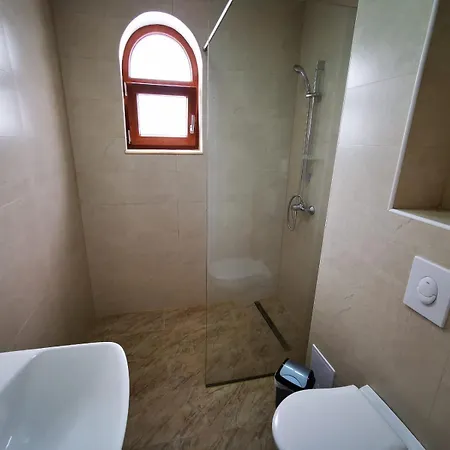 Vila Breezer Homestay *