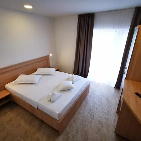 Vila Breezer Homestay *